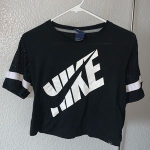 Nike Crop Top